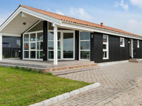 Quaint Holiday Home in Ronde with Whirlpool in Rønde